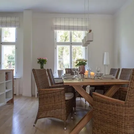 Ehemaliges Pfarrhaus Alt Teterin *