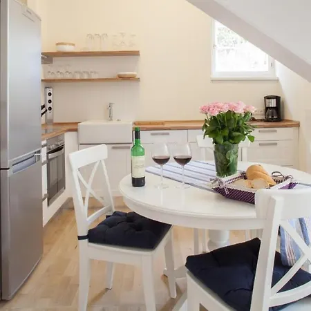 Ehemaliges Pfarrhaus Alt Teterin * Butzow (Vorpommern-Greifswald)