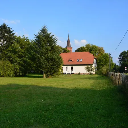 Ehemaliges Pfarrhaus Alt Teterin *