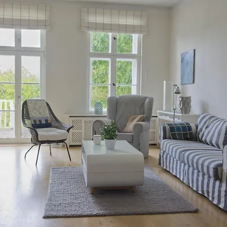 Ehemaliges Pfarrhaus Alt Teterin *