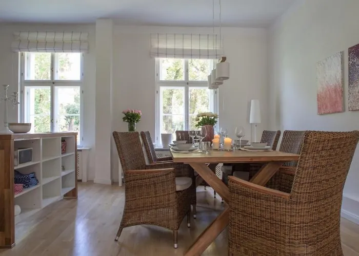 Ehemaliges Pfarrhaus Alt Teterin *