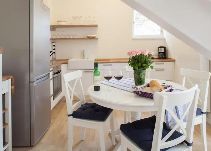 Ehemaliges Pfarrhaus Alt Teterin * Butzow (Vorpommern-Greifswald)