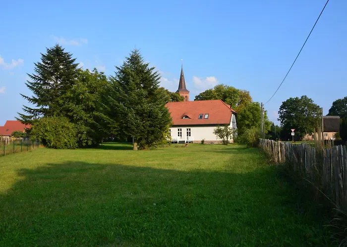 Ehemaliges Pfarrhaus Alt Teterin *