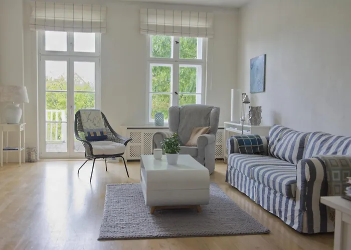 Ehemaliges Pfarrhaus Alt Teterin *